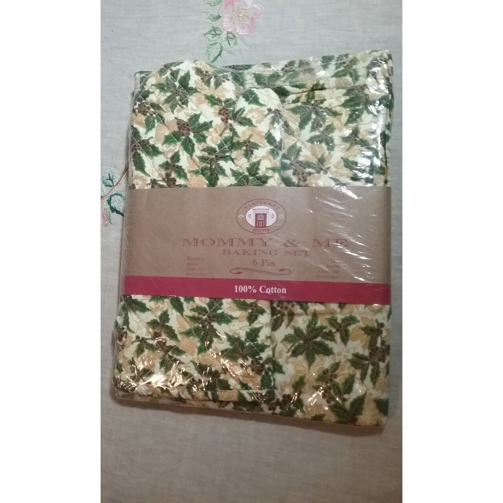 Mommy & Me 6 Piece Baking Set Holly Berries 100% Cotton Nantucket Home